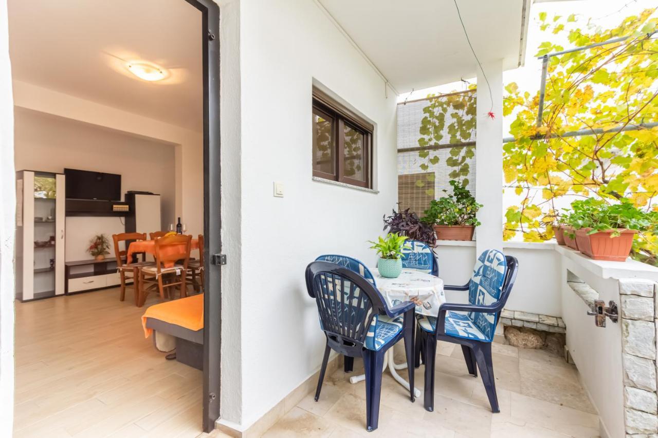Apartments Sucur With Terrace バスカ エクステリア 写真