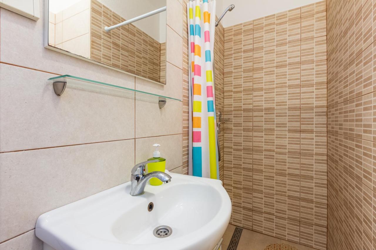 Apartments Sucur With Terrace バスカ エクステリア 写真