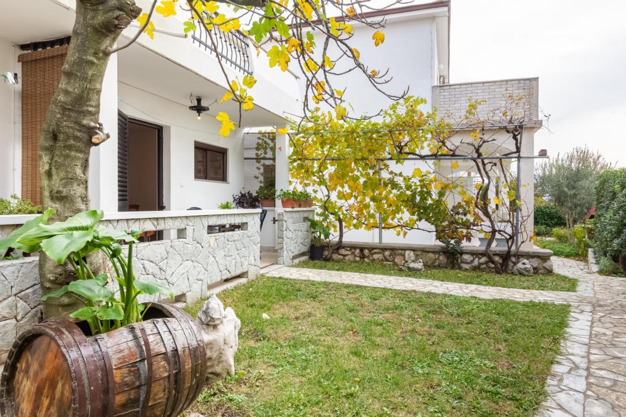 Apartments Sucur With Terrace バスカ エクステリア 写真