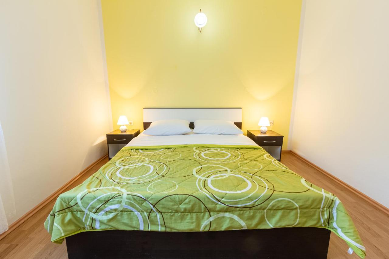 Apartments Sucur With Terrace バスカ エクステリア 写真